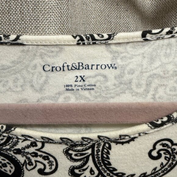 Croft & Barrow Women's Pima Cotton T-Shirt Top Scoop Neck, Black & White Paisley - Picture 3 of 5